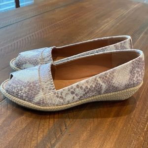 New Kenneth Cole Gentle Souls Peep Toe Wedges